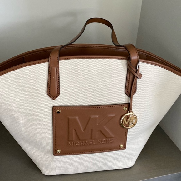 Michael Kors   “Kimber” Large Tote - Picture 4 of 11